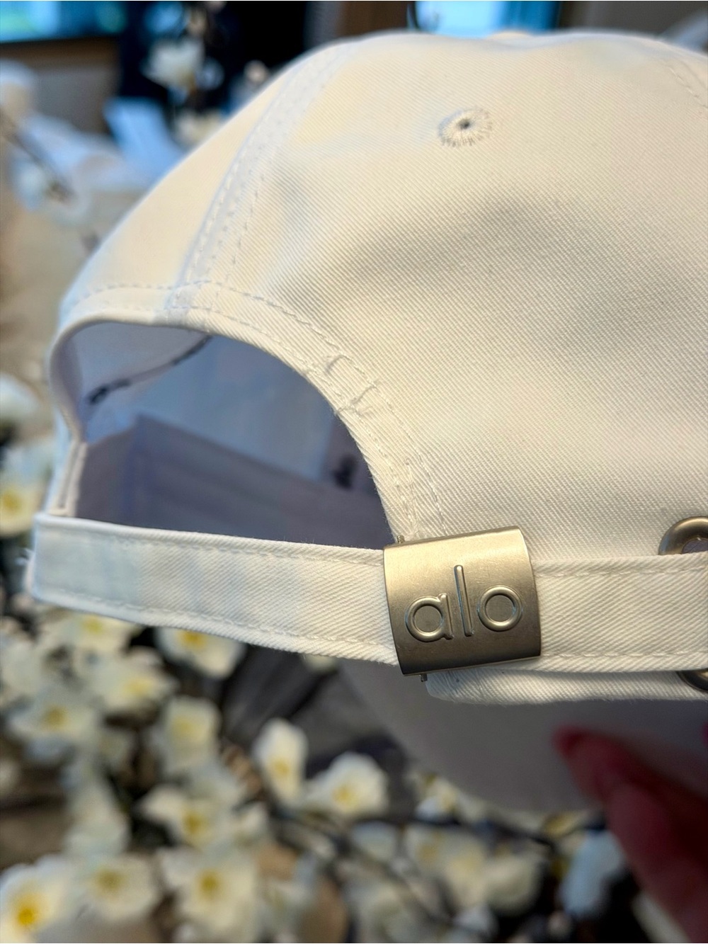 ALO Yoga Off Duty White Embossed Logo Baseball Cap - Picture 8 of 13
